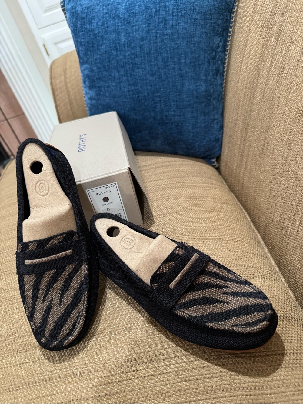 Rothy’s Zebra & Black Daily Drivers EXCELLENT! size 6